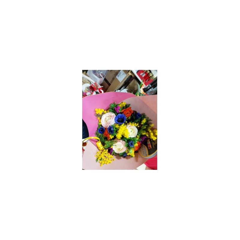 Bouquet du fleuriste de fleurs jaune et rose